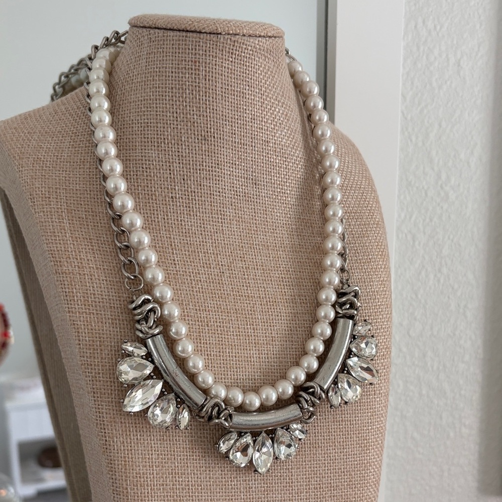 Vintage like Silver and Pearl Necklace